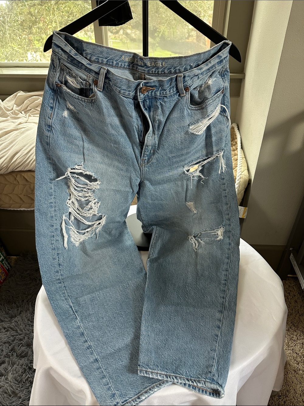 American Eagle Outfitters Light Wash Distressed Relaxed Jeans